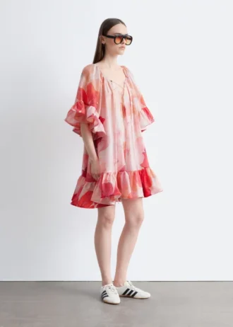 Minivestido con volantes