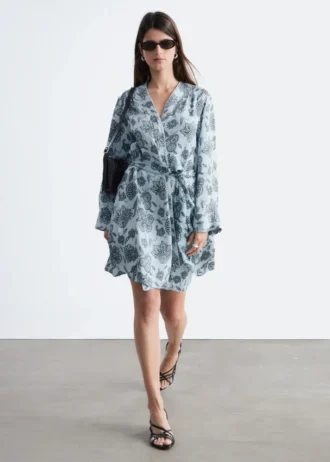 Minivestido cruzado con estampado floral