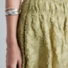 Pulsera tipo brazalete escultural