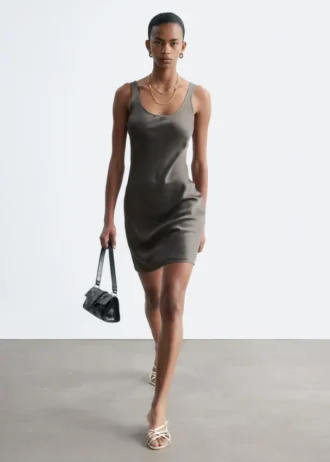 Minivestido liso de satén