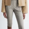 Pantalones capri ajustados