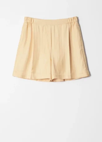 Pantalones cortos de jacquard con pliegues marcados