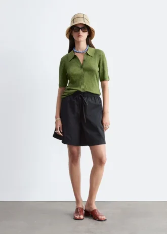 Pantalones cortos hasta la rodilla con cordón