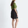 Pantalones cortos hasta la rodilla con cordón