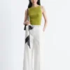 Pantalones de algodón con pliegues marcados