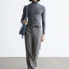 Pantalones de campana con pliegues marcados