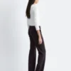 Pantalones de campana con pliegues marcados