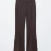 Pantalones de campana con pliegues marcados