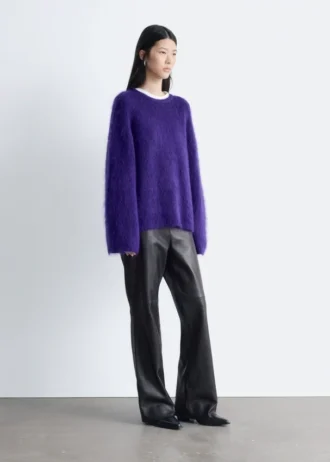 Pantalones de cuero acampanados