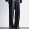 Pantalones de cuero acampanados