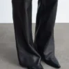 Pantalones de cuero acampanados