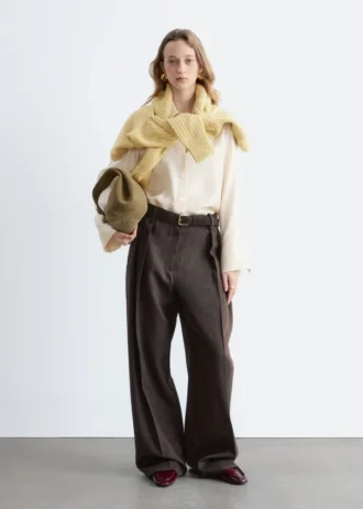 Pantalones de lana con pliegues marcados