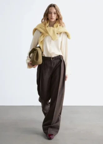 Pantalones de lana con pliegues marcados