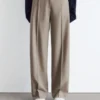 Pantalones de lana con pliegues marcados