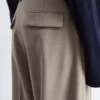 Pantalones de lana con pliegues marcados