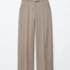 Pantalones de lana con pliegues marcados