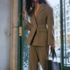 Blazer de lana entallado