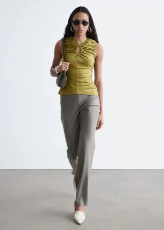 Pantalones de lana de corte recto