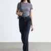 Pantalones rectos con pliegues marcados