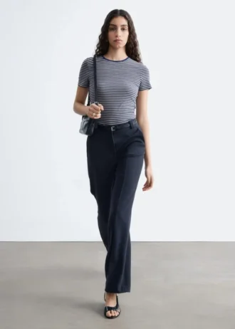 Pantalones rectos con pliegues marcados