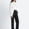 Pantalones rectos con pliegues marcados
