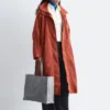 Parka técnica con capucha de nailon