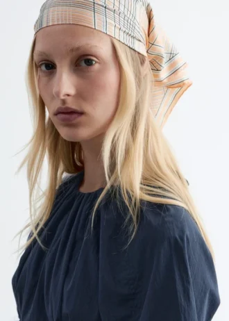 Pañuelo de seda estampado