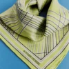 Pañuelo de seda estampado