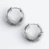Pendientes de aro con relieve