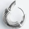 Pendientes de aro con relieve