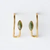 Pendientes de botón con detalle de ear cuff