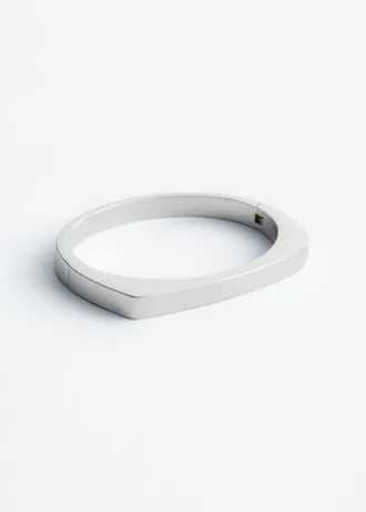 Pulsera tipo brazalete angular