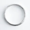 Pulsera tipo brazalete con textura