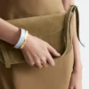 Pulsera tipo brazalete en dos tonos