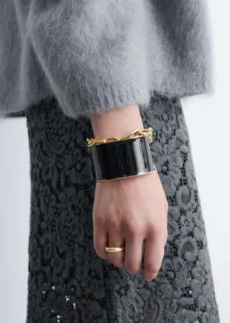 Pulsera tipo brazalete en dos tonos