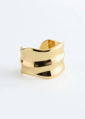 Pulsera tipo brazalete ondulada