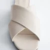Sandalias cruzadas