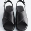 Sandalias cruzadas de piel