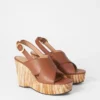 Sandalias de cuña con plataforma de cuero