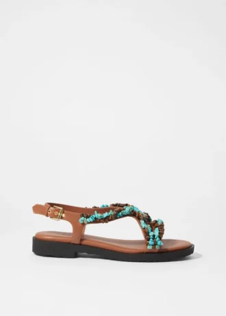 Sandalias de cuero con abalorios
