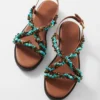 Sandalias de cuero con abalorios