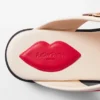 Sandalias de cuero con estampado