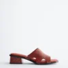 Sandalias de cuero con tacón grueso