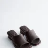Sandalias de cuero con tacón grueso