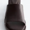 Sandalias de cuero con tacón grueso