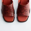 Sandalias de cuero con tacón grueso