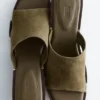 Sandalias de cuero con tacón grueso