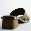 Sandalias de cuero con tacón grueso