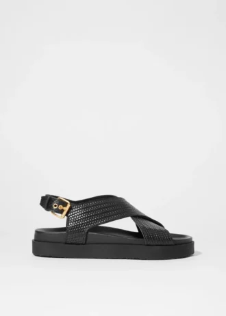 Sandalias de cuero entrecruzadas