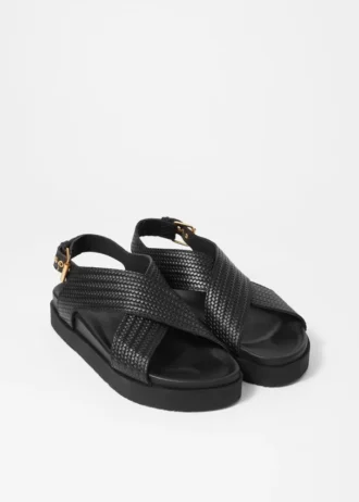Sandalias de cuero entrecruzadas